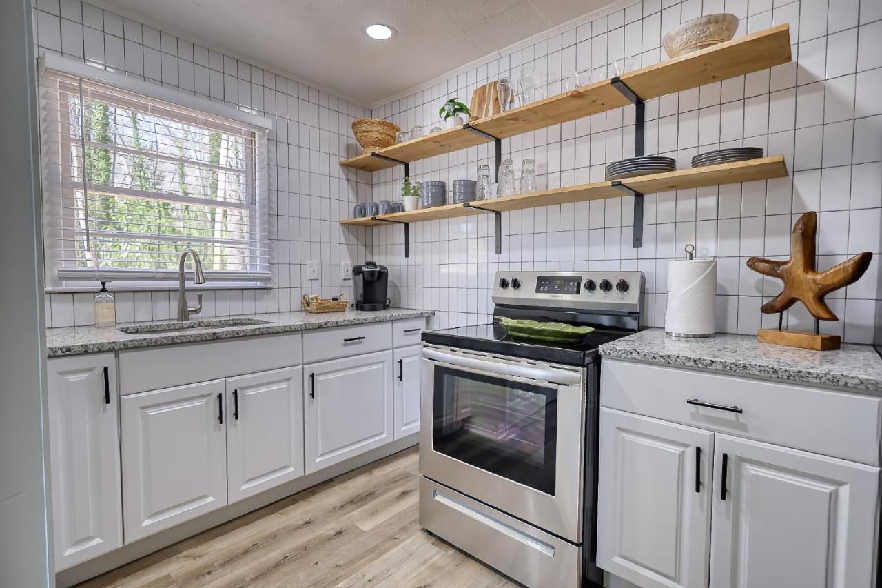 Coastal Cottage 1/2 Mile From Covington Square エクステリア 写真