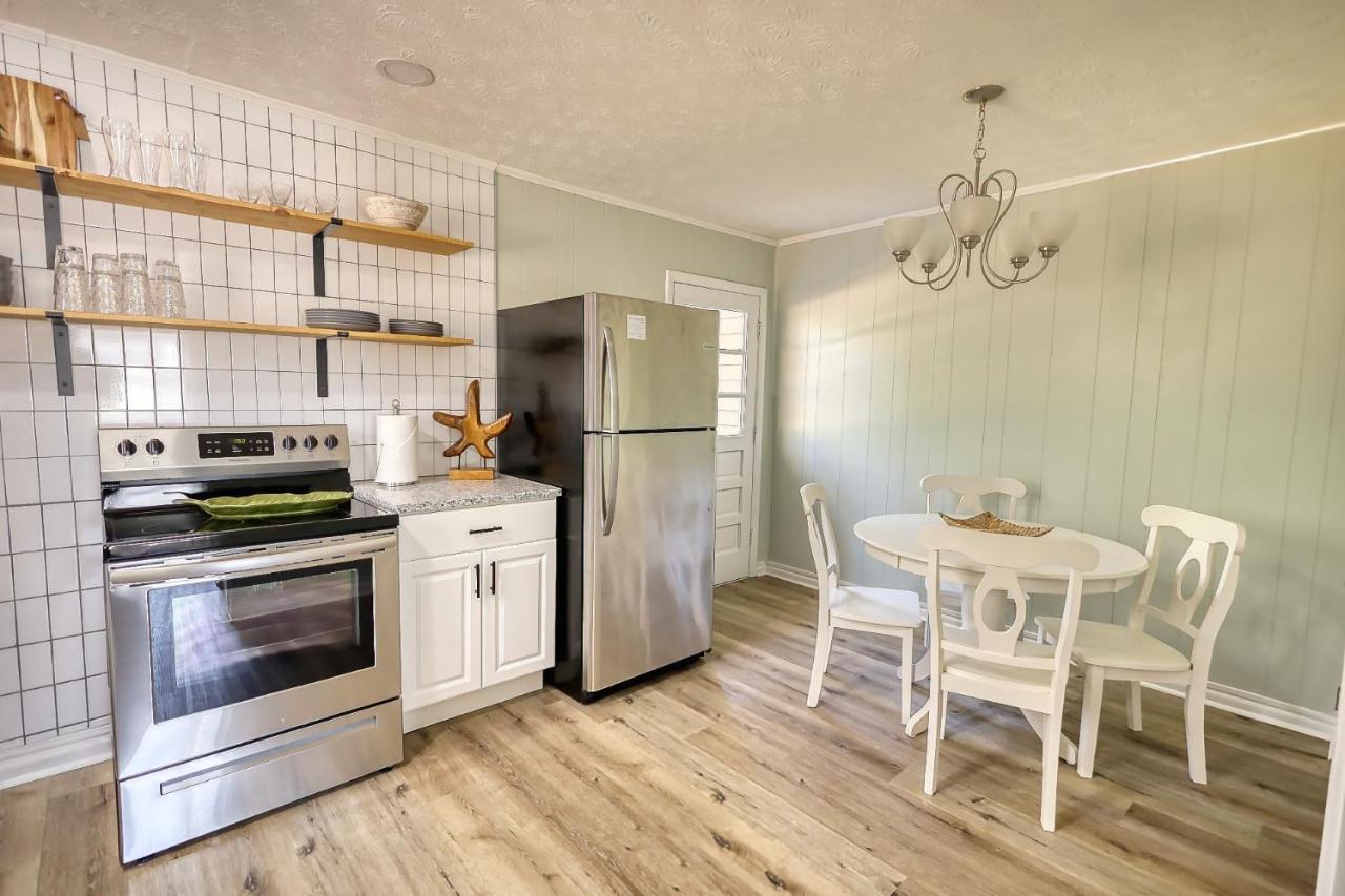 Coastal Cottage 1/2 Mile From Covington Square エクステリア 写真